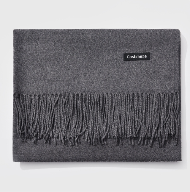 Classic casmere Scarf. Grey